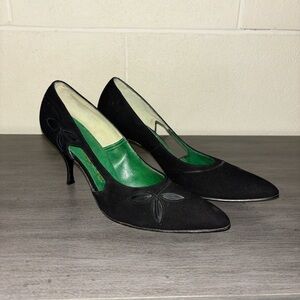 Black Vintage Johansen heel with floral details